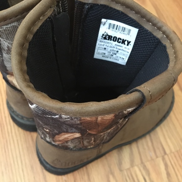 Kids Rocky Brand boots like new. Tan/camo - Picture 5 of 8